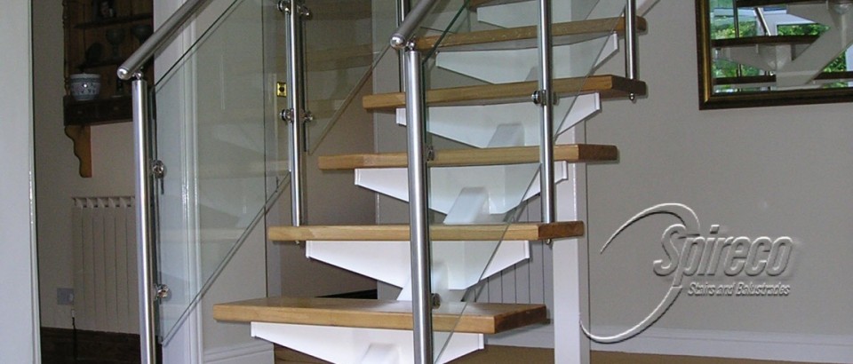 ‘Bat-Wing’ Floating Stairs