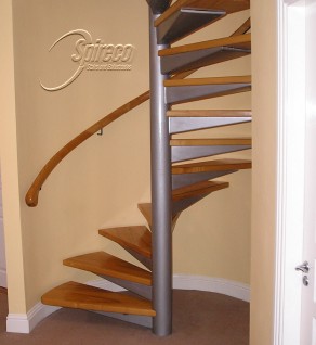 ‘Red Alder’ Handrail & ‘Silver Turret’ Spiral