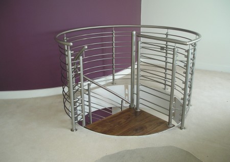 ‘Viola’ style Circular Landing Balustrade