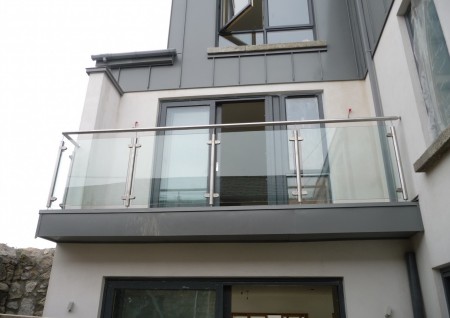 ‘Garville’ Stainless Steel & Glass balustrade