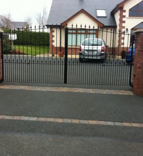 Powder-coated Driveway Gates