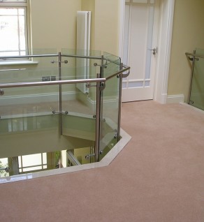 ‘Hill Road’ Stainless Steel & Glass Balustrade